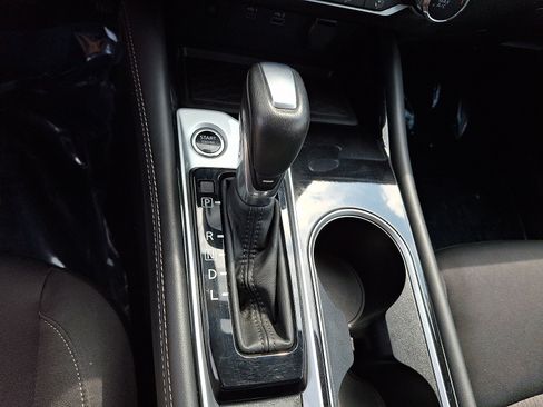 Certified 2024 Nissan Altima 2.5 SV w/ SV Premium Package FWD image 15