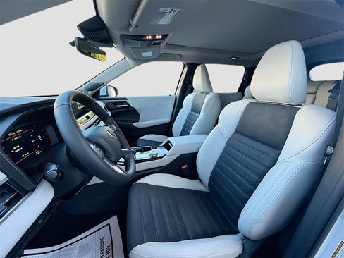 New 2026 Mitsubishi Outlander SE image 22