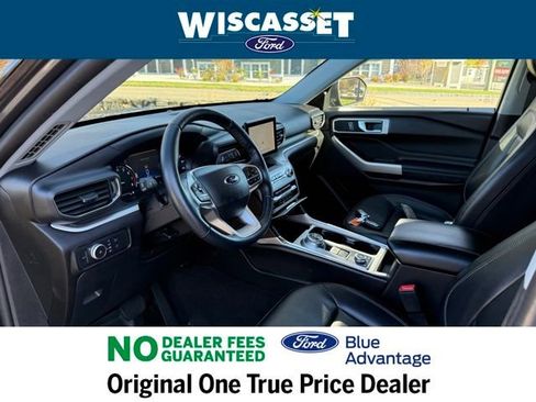 Certified 2022 Ford Explorer XLT w/ Equipment Group 202A image 4