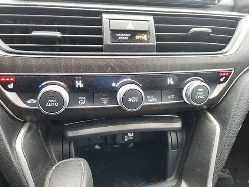 Used 2018 Honda Accord EX image 19