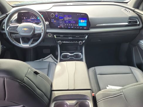 Used 2024 Chevrolet Traverse LT w/ LPO, Floor Liner Package FWD image 16