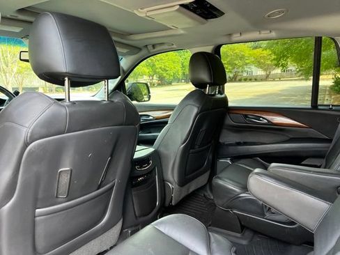 Used 2016 Cadillac Escalade Premium AWD/4WD image 14