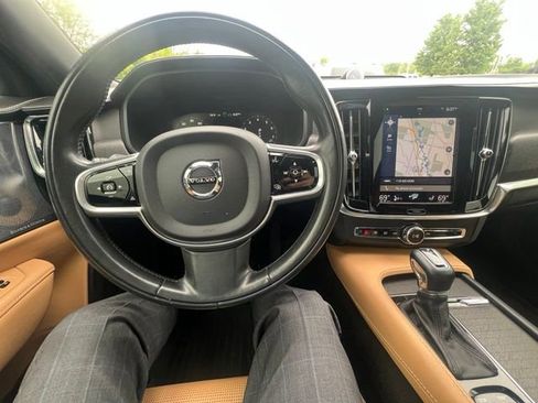 Used 2017 Volvo V90 T6 Cross Country AWD/4WD image 12