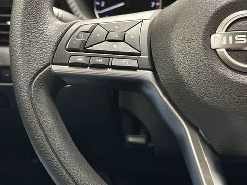 Used 2024 Nissan Sentra SV FWD image 17