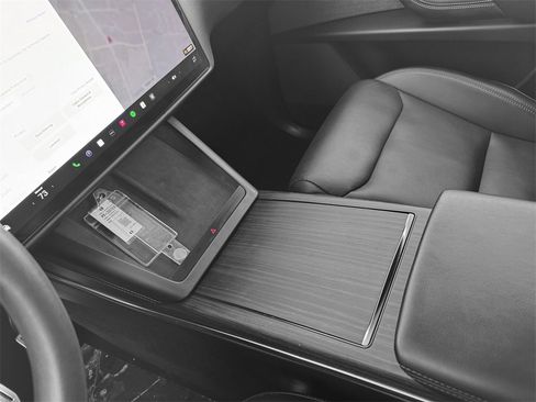 Used 2023 Tesla Model X image 24