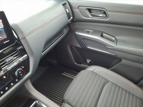Used 2026 Nissan Pathfinder Rock Creek w/ Rock Creek Premium Package AWD/4WD image 37