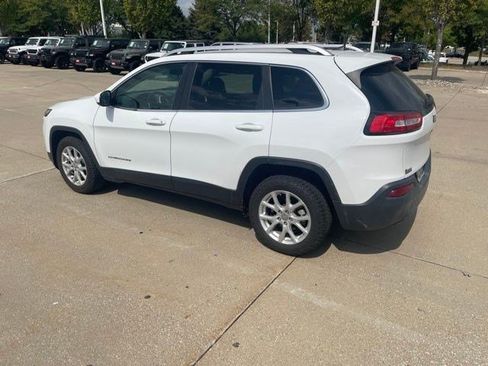 Certified 2017 Jeep Cherokee Latitude w/ Comfort & Sound Group FWD image 5