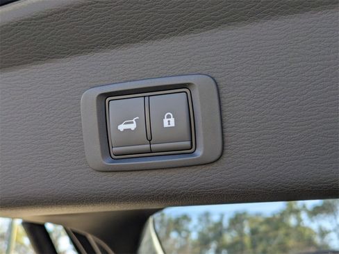 New 2026 Mitsubishi Outlander SE image 13