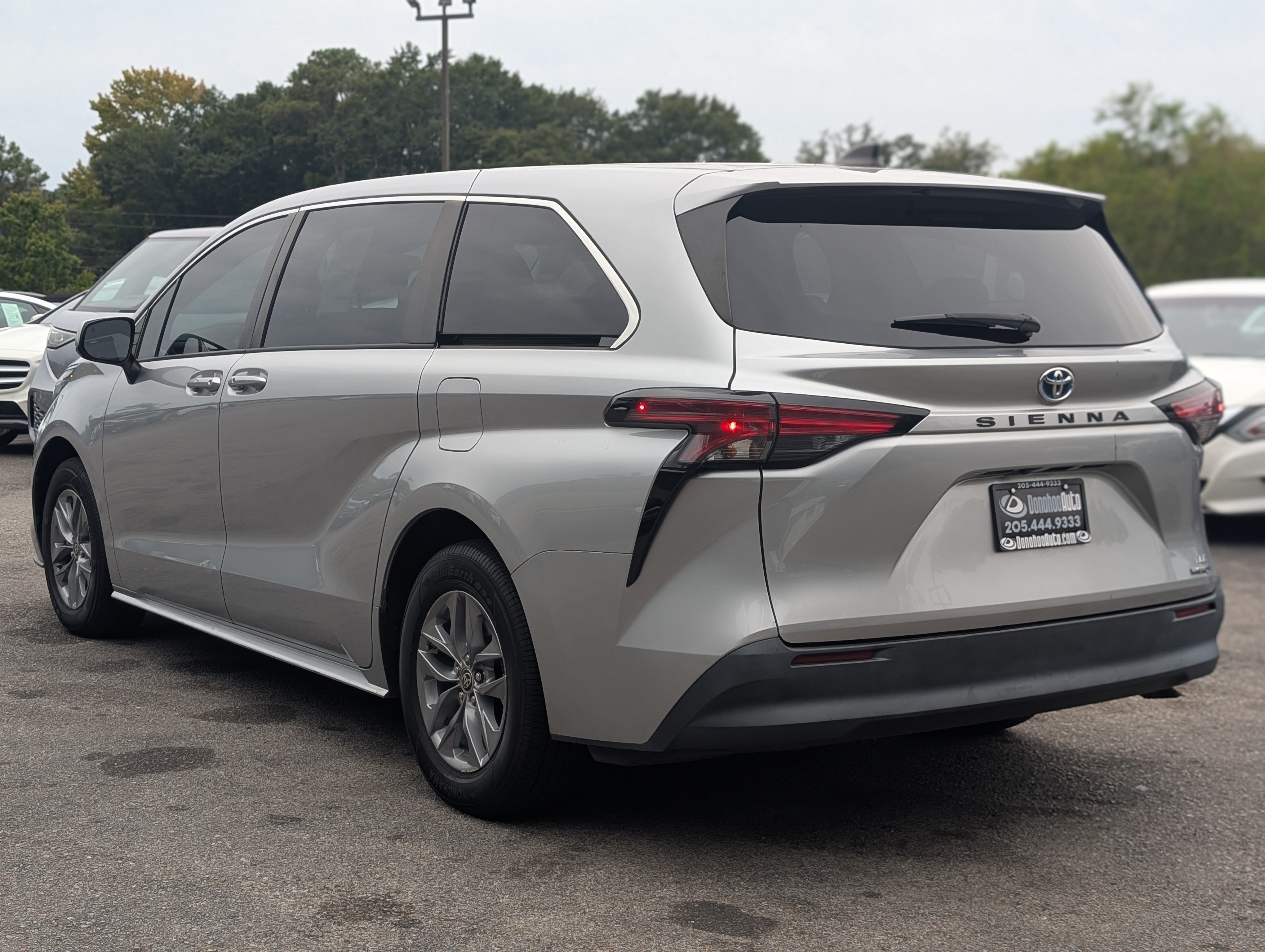 Used 2022 Toyota Sienna LE FWD image 7