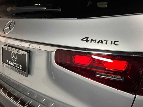 New 2026 Mercedes-Benz GLS 580 4MATIC image 15
