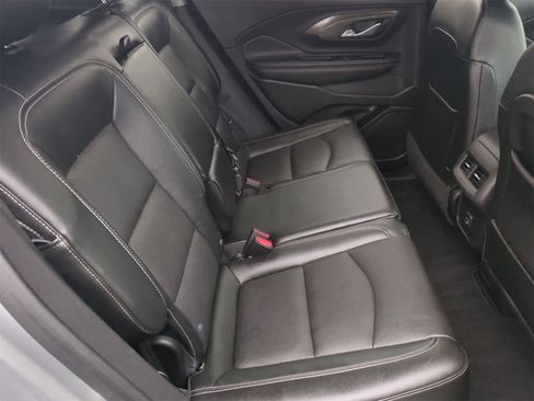 Used 2023 GMC Terrain SLT image 21