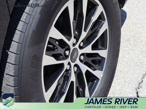 Used 2025 Ford Expedition Max Platinum AWD/4WD image 42