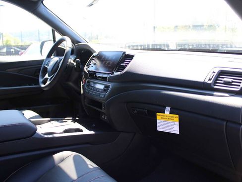 Used 2024 Honda Ridgeline TrailSport image 11