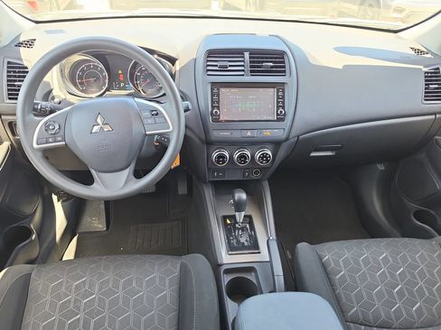 Used 2023 Mitsubishi Outlander Sport ES AWD/4WD image 7