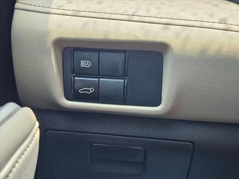 Used 2022 Toyota Highlander XLE image 17