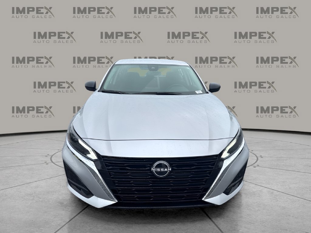 Used 2025 Nissan Altima 2.5 SV FWD image 8