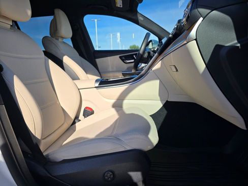 Used 2023 Mercedes-Benz GLC 300 4MATIC image 27