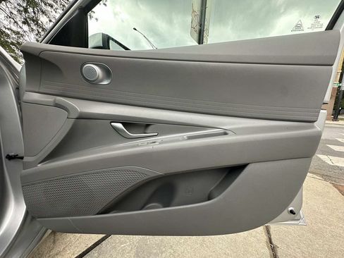 Used 2021 Hyundai Elantra SEL FWD image 26