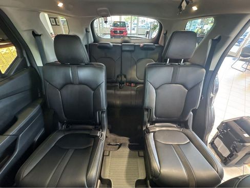 Used 2025 Honda Pilot Touring image 35