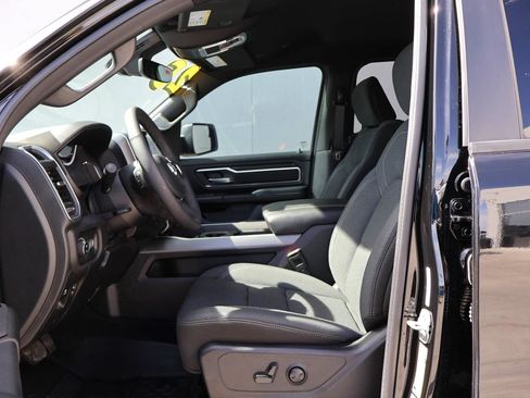 Used 2025 RAM 1500 Big Horn AWD/4WD image 8
