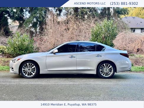 Used 2019 INFINITI Q50 Luxe w/ Essential Package (3.0T Luxe) image 2