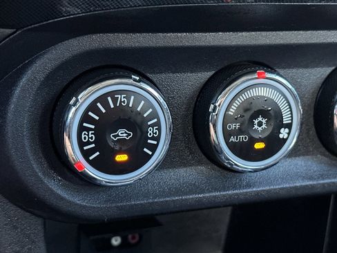 Used 2010 Mitsubishi Lancer Evolution GSR image 27