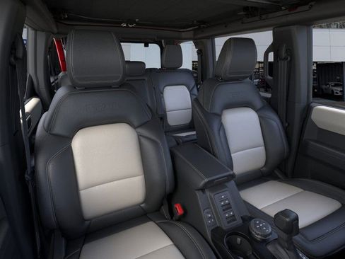 New 2026 Ford Bronco Outer Banks w/ Sasquatch Package image 10
