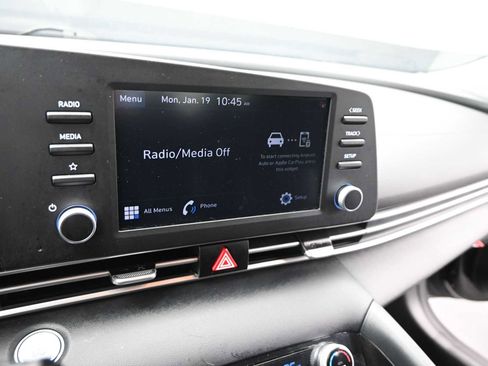 Used 2023 Hyundai Elantra SEL image 8