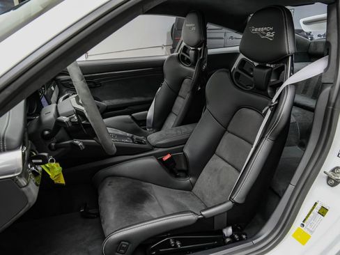 Used 2018 Porsche 911 GT2 RS RWD image 31