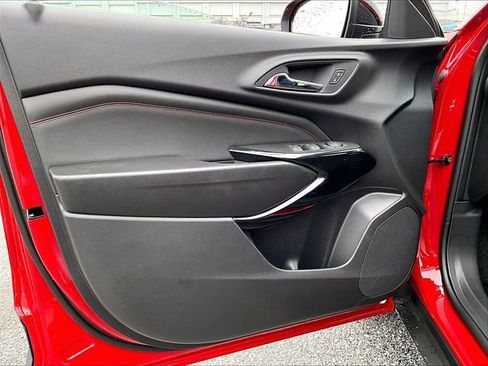 New 2026 Chevrolet Trax RS w/ Sunroof Package FWD image 25