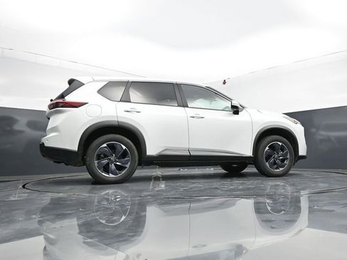 Used 2024 Nissan Rogue SV FWD image 53
