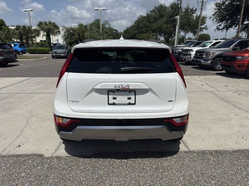 New 2025 Kia Niro SX image 5