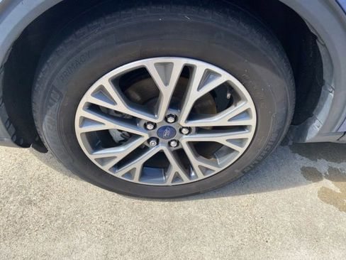 Used 2022 Ford Escape SEL w/ Technology Package image 10