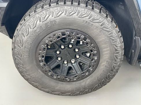 Used 2024 GMC Hummer EV 3X w/ Omega Edition AWD/4WD image 32