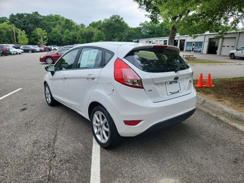 Used 2016 Ford Fiesta SE w/ Equipment Group 201A FWD image 5