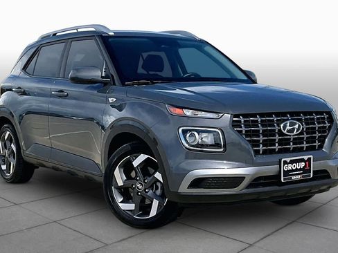 Certified 2025 Hyundai Venue SEL FWD image 3