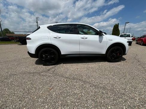 Used 2024 Alfa Romeo Tonale Veloce AWD/4WD image 6