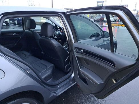 Used 2017 Volkswagen Golf SEL image 15