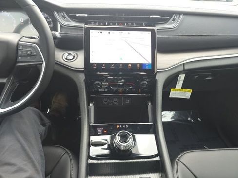 New 2025 Jeep Grand Cherokee Limited image 24