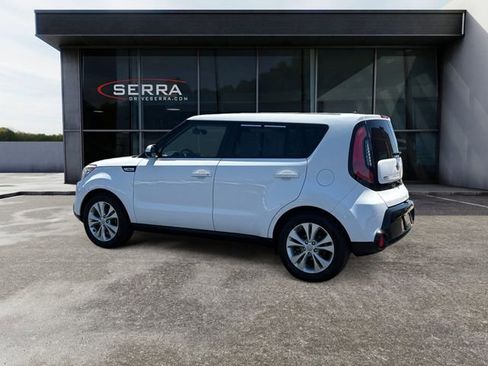 Used 2016 Kia Soul + FWD image 3