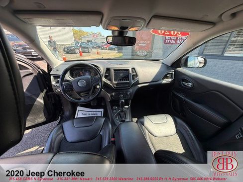 Used 2020 Jeep Cherokee Trailhawk w/ Cold Weather Group AWD/4WD image 12