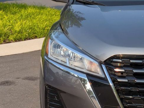 Used 2022 Nissan Kicks S FWD image 10