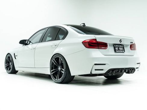 Used 2018 BMW M3 RWD image 19
