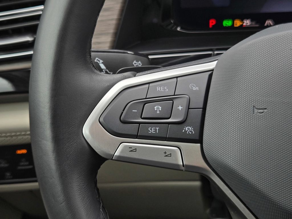 Used 2024 Volkswagen Atlas SEL Premium R-Line AWD/4WD image 24