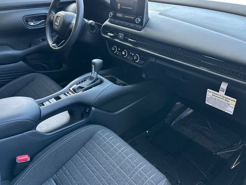 Certified 2025 Honda HR-V LX image 17