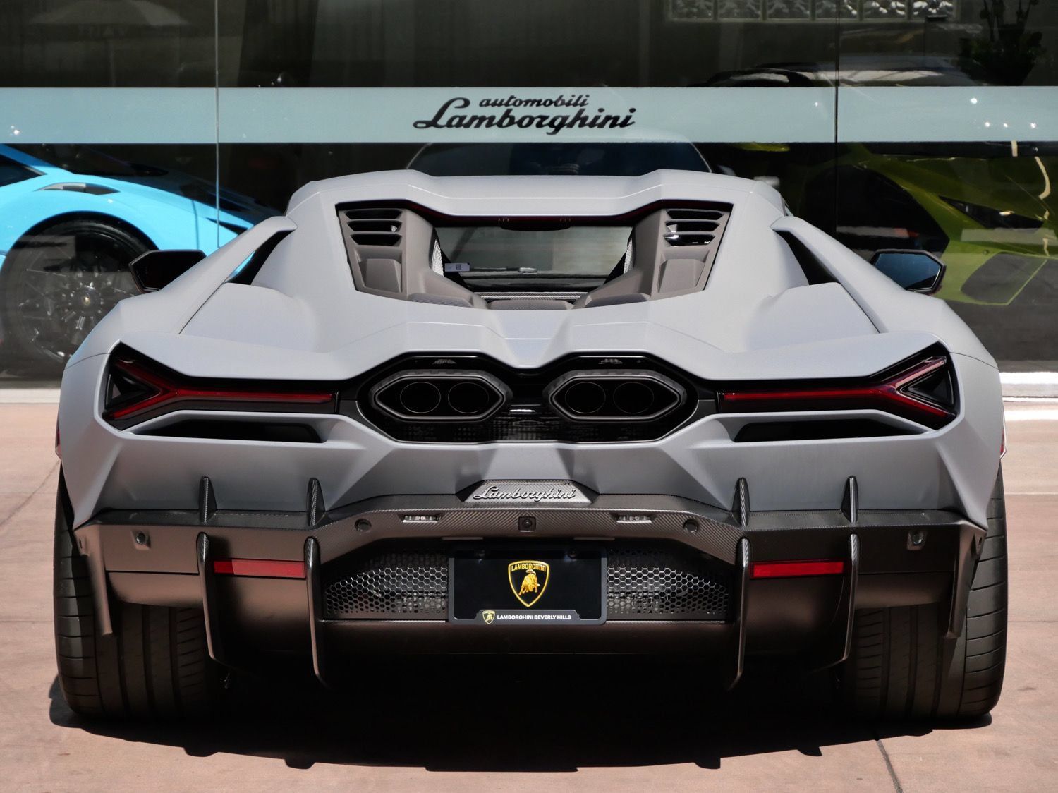 Used 2024 Lamborghini Revuelto AWD/4WD image 4