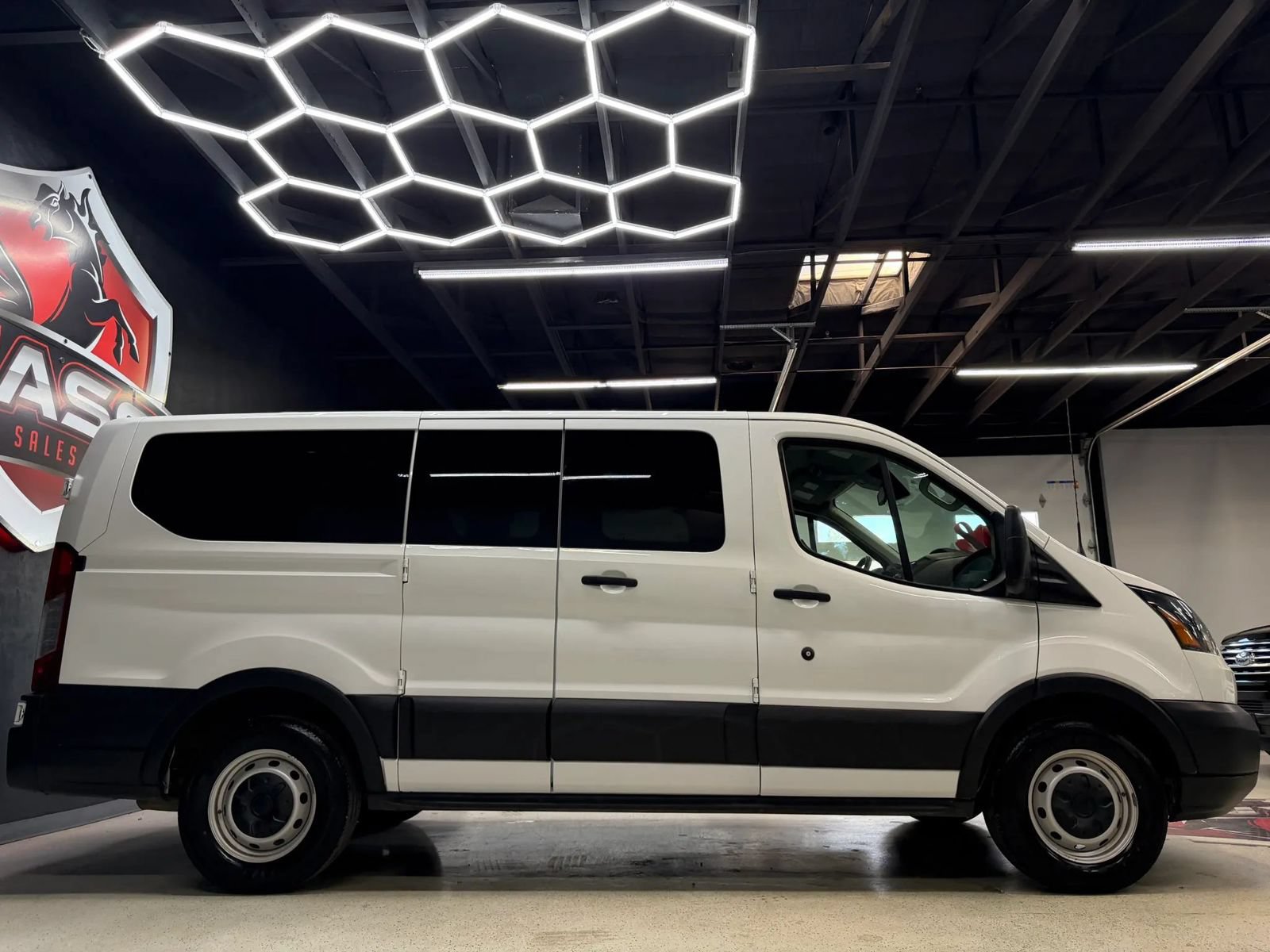 Used 2020 Ford Transit 150 XL RWD image 9