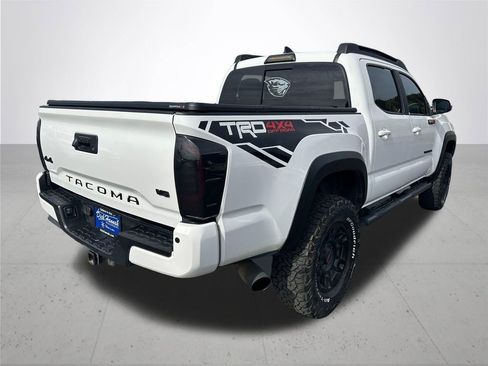 Used 2017 Toyota Tacoma TRD Off-Road image 7