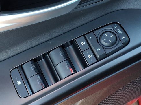 New 2026 Subaru Solterra AWD/4WD image 21