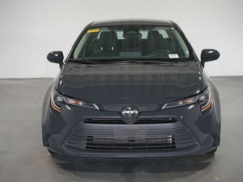 Certified 2023 Toyota Corolla LE image 2